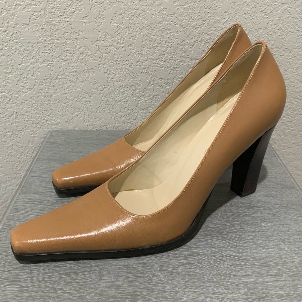 BCBG Heels - Picture 2 of 6